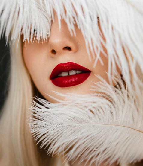 The Evolution of Lipstick: From Ancient Beauty Rituals to Modern Glam