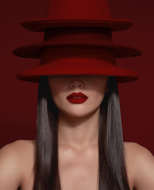The Science Behind Long-Lasting Lipsticks: What Really Makes Them Stay?
